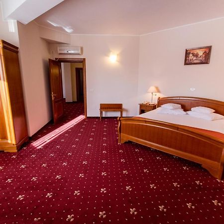 Hotel Amadeus Focsani Luaran gambar