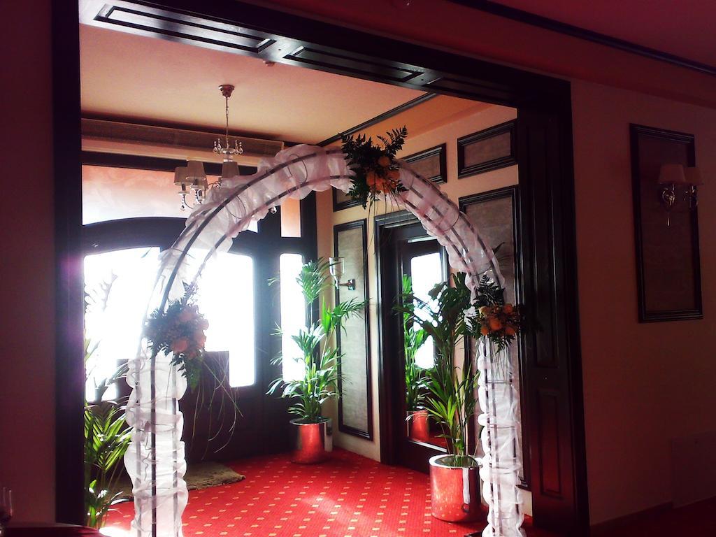 Hotel Amadeus Focsani Luaran gambar