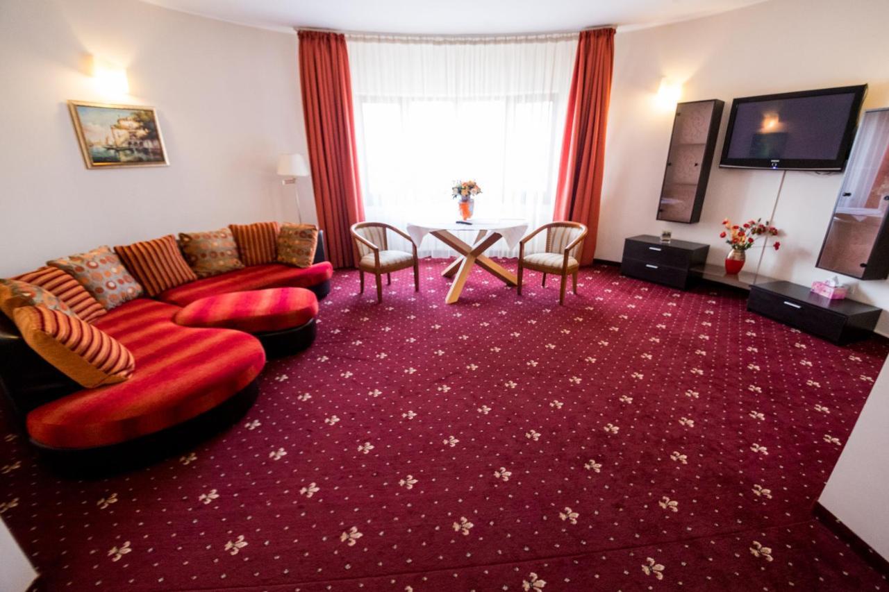 Hotel Amadeus Focsani Luaran gambar