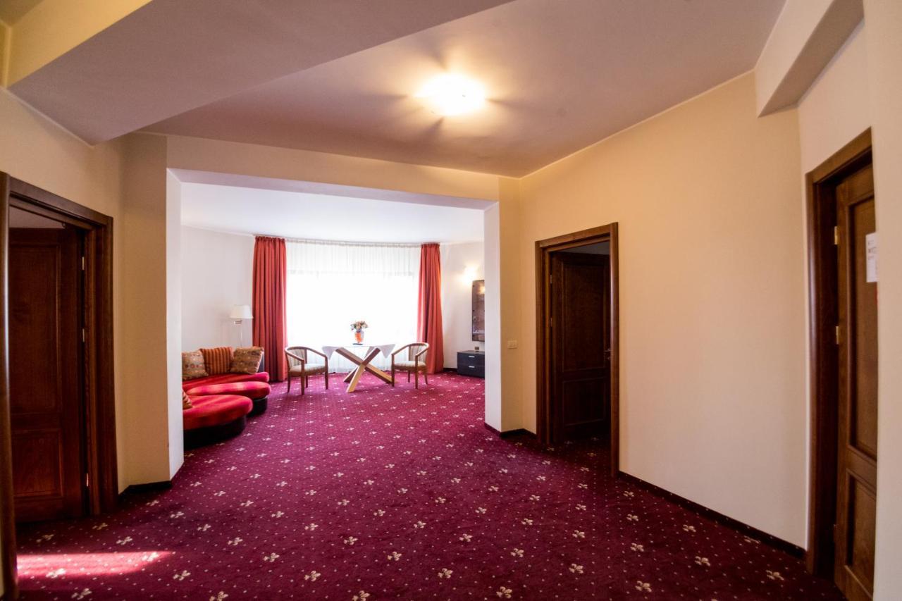 Hotel Amadeus Focsani Luaran gambar